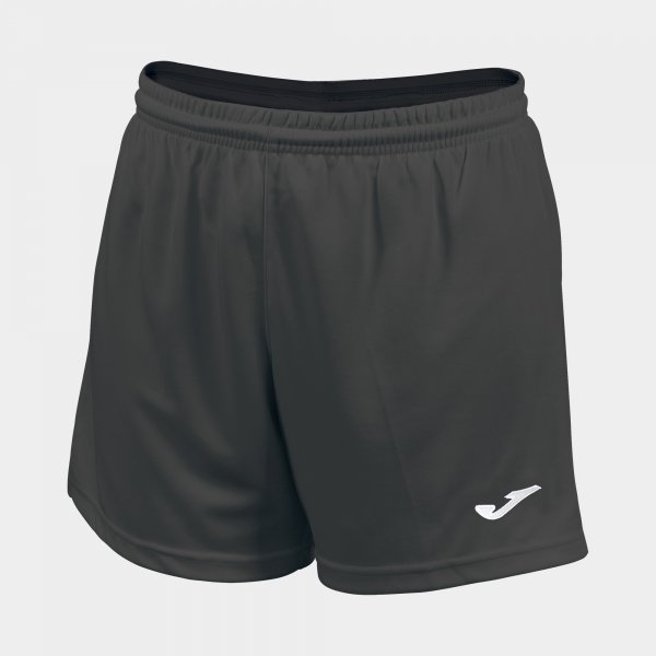 Shorts med buede sideåpninger som gir ekstra god bevegelsesfrihet.